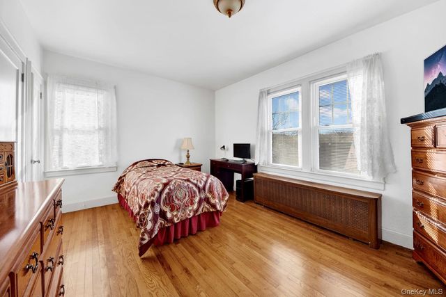 34 King Avenue, Yonkers, NY 10704