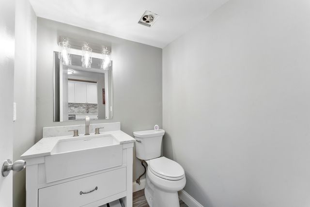 118 Lake Constance, West Palm Beach, FL 33411