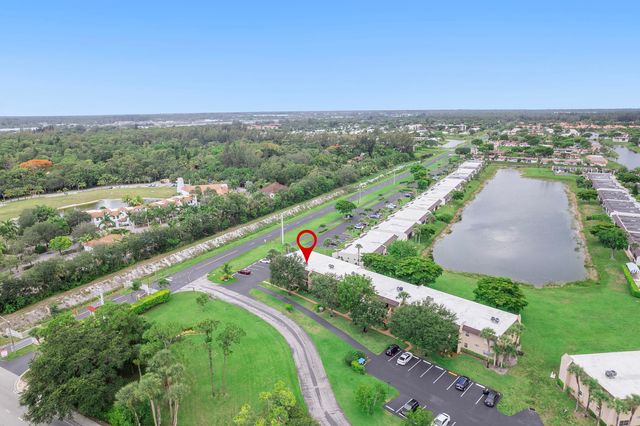 118 Lake Constance, West Palm Beach, FL 33411