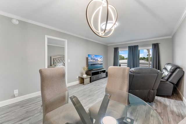 118 Lake Constance, West Palm Beach, FL 33411