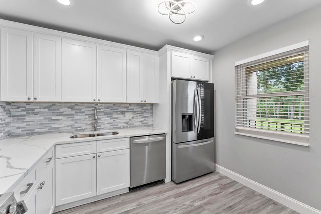 118 Lake Constance, West Palm Beach, FL 33411
