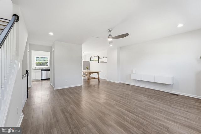 6335 PADDINGTON LN, Centreville, VA 20120