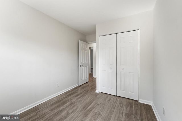 6335 PADDINGTON LN, Centreville, VA 20120