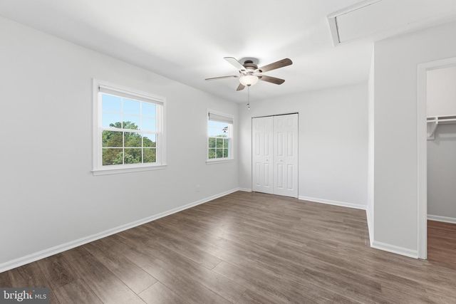6335 PADDINGTON LN, Centreville, VA 20120