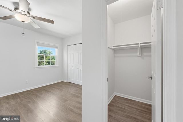 6335 PADDINGTON LN, Centreville, VA 20120