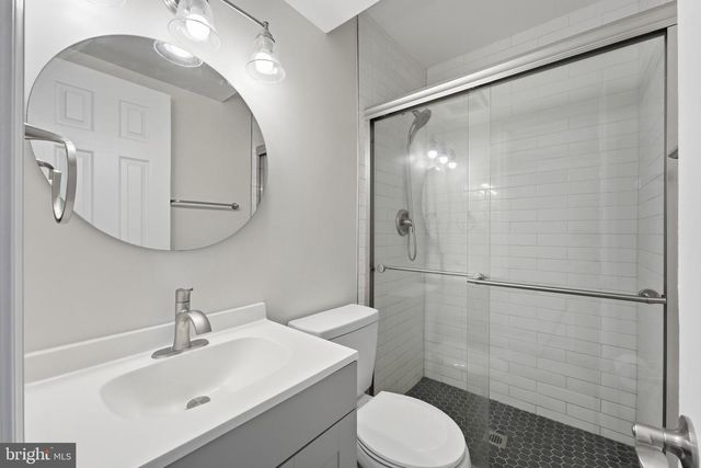 6335 PADDINGTON LN, Centreville, VA 20120