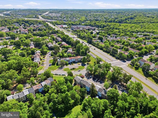 6335 PADDINGTON LN, Centreville, VA 20120