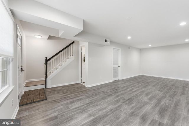 6335 PADDINGTON LN, Centreville, VA 20120