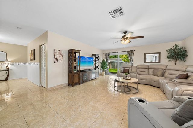 19780 SW 101st Avenue, Cutler Bay, FL 33157