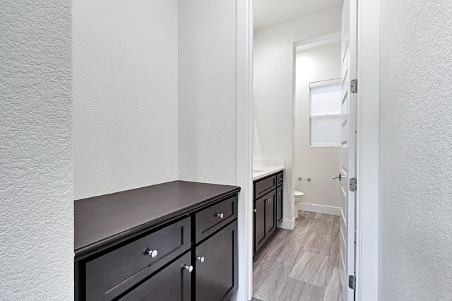 3243 Dullanty Way, Sacramento, CA 95816