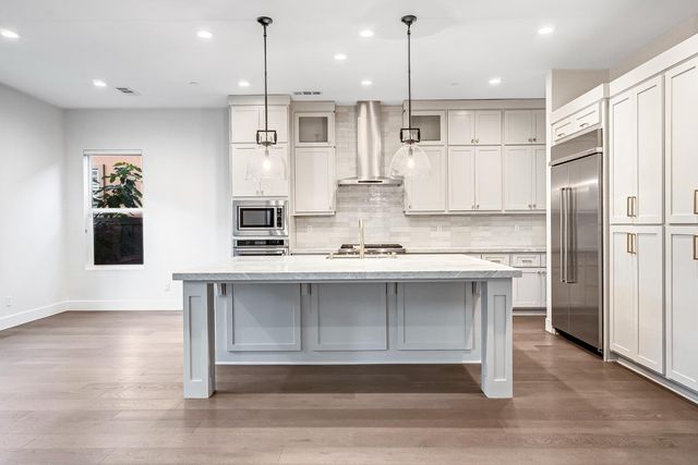 3243 Dullanty Way, Sacramento, CA 95816