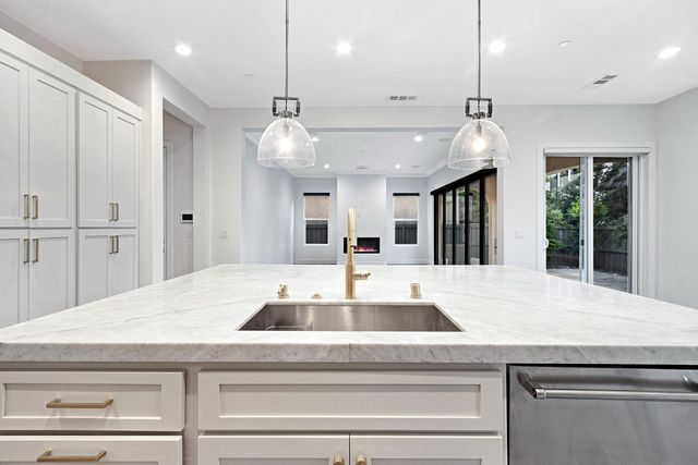 3243 Dullanty Way, Sacramento, CA 95816