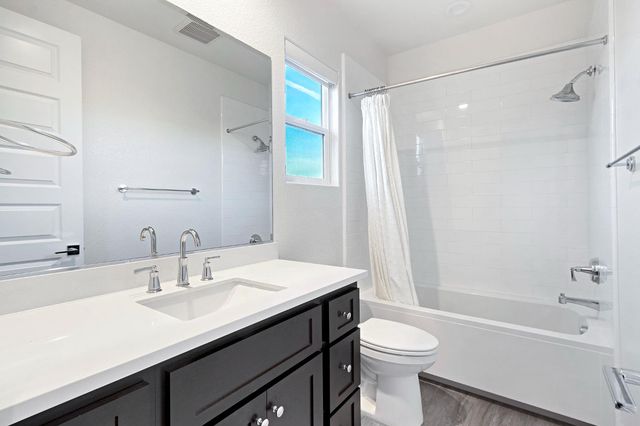 3243 Dullanty Way, Sacramento, CA 95816