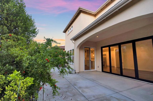 3243 Dullanty Way, Sacramento, CA 95816