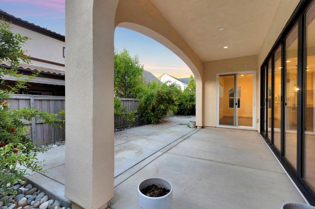 3243 Dullanty Way, Sacramento, CA 95816