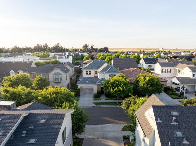 3243 Dullanty Way, Sacramento, CA 95816