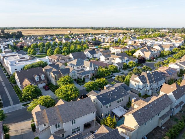 3243 Dullanty Way, Sacramento, CA 95816