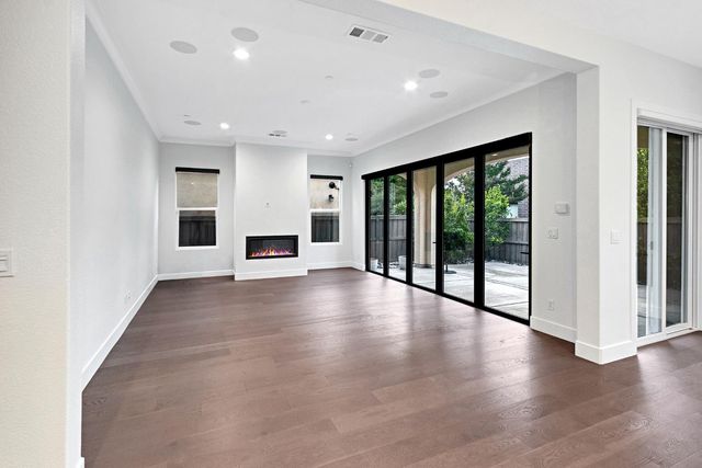 3243 Dullanty Way, Sacramento, CA 95816