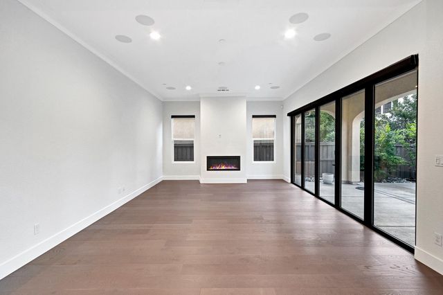 3243 Dullanty Way, Sacramento, CA 95816