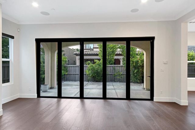 3243 Dullanty Way, Sacramento, CA 95816