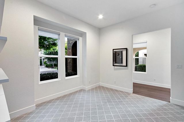 3243 Dullanty Way, Sacramento, CA 95816