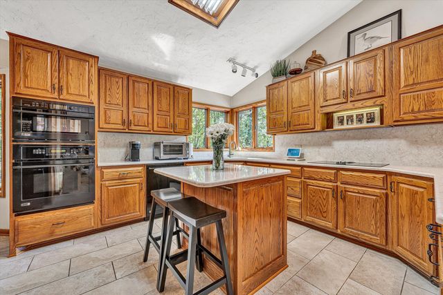 4196 Toddsbury DR, Vinton, VA 24179