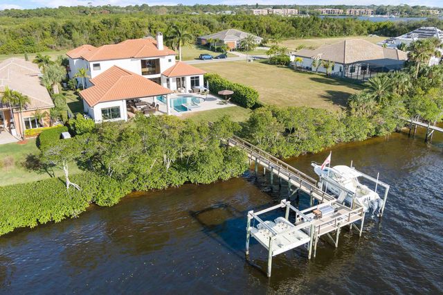 201 SE Fiore Bello, Port St Lucie, FL 34952