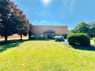 7809 First Place, Oakwood Village, OH 44146