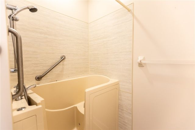 18 Peaceful Harbor Lane, Penfield, NY 14580