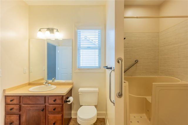 18 Peaceful Harbor Lane, Penfield, NY 14580