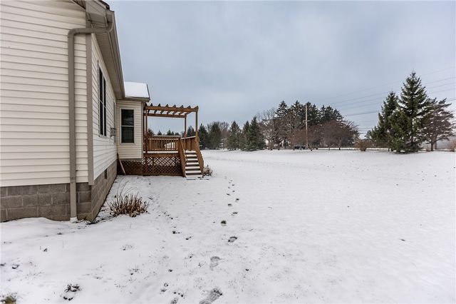 18 Peaceful Harbor Lane, Penfield, NY 14580