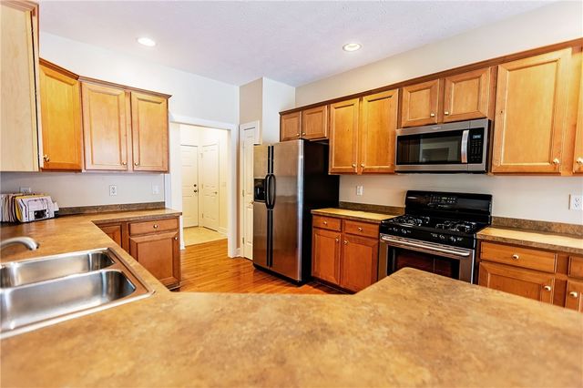 18 Peaceful Harbor Lane, Penfield, NY 14580