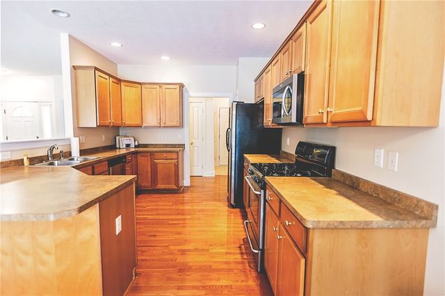 18 Peaceful Harbor Lane, Penfield, NY 14580