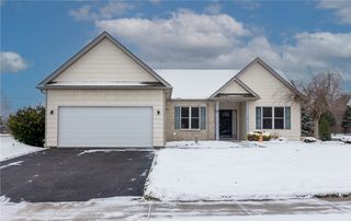18 Peaceful Harbor Lane, Penfield, NY 14580