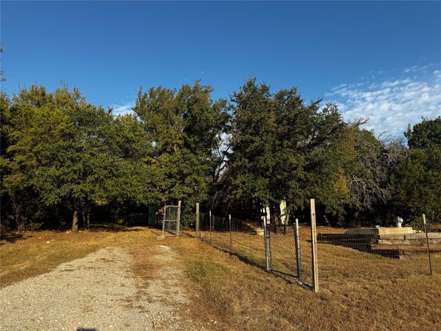 124 Sunny Dale Court, Springtown, TX 76082