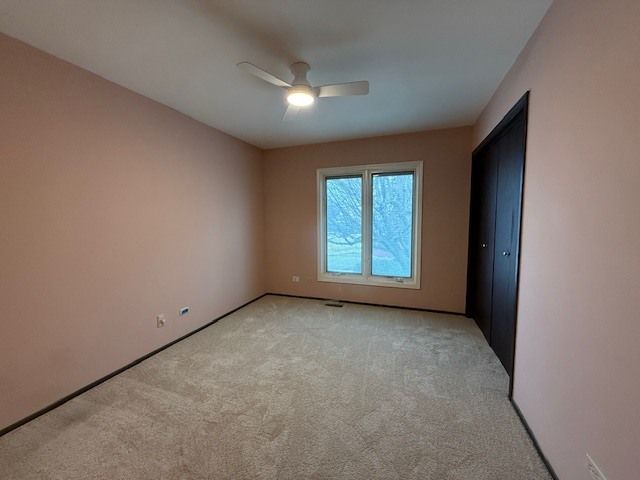 810 W Lakeside Plaza, Hoffman Estates, IL 60169