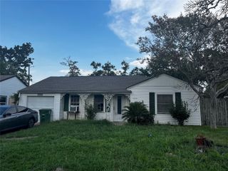3853 Wentworth Street, Houston, TX 77004