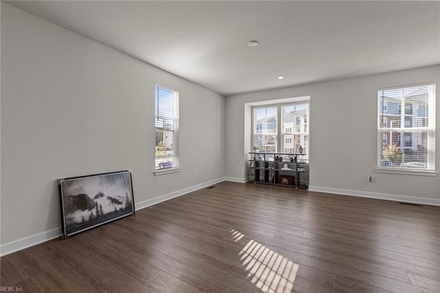 1211R Worden WAY, Suffolk, VA 23435