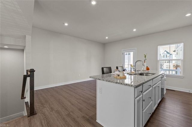 1211R Worden WAY, Suffolk, VA 23435