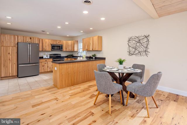 321 OREGON RD, Stevensville, MD 21666