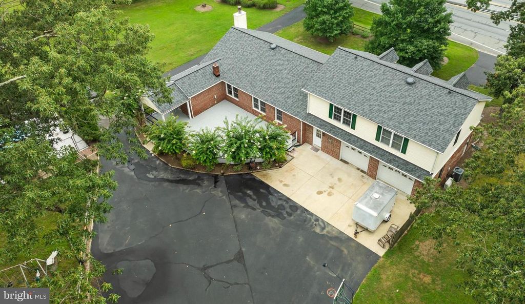 4870 LEONARDTOWN RD, Waldorf, MD 20601