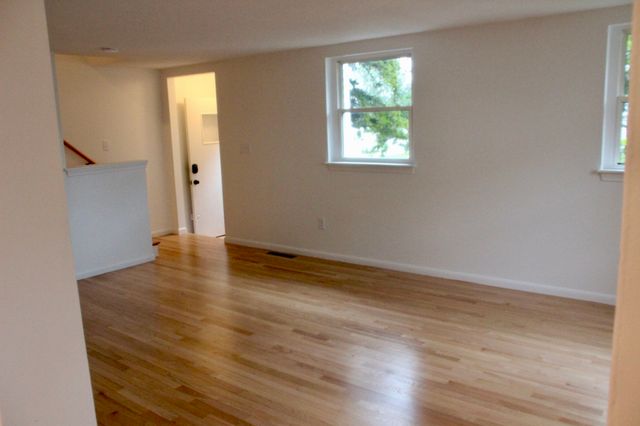 12 Pleasant St 12, Norwood, MA 02062