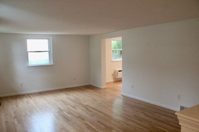 12 Pleasant St 12, Norwood, MA 02062