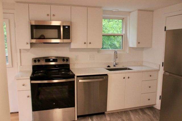 12 Pleasant St 12, Norwood, MA 02062