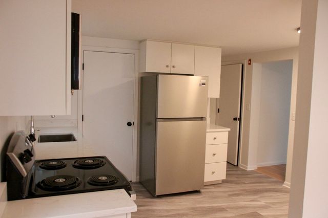 12 Pleasant St 12, Norwood, MA 02062