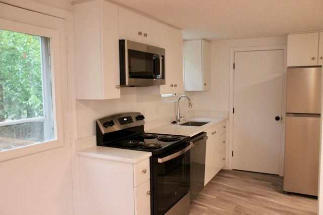 12 Pleasant St 12, Norwood, MA 02062