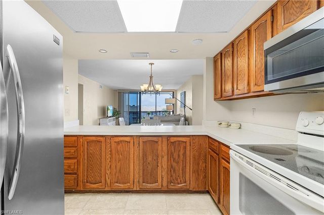 4160 Steamboat BEND E # 406, Fort Myers, FL 33919