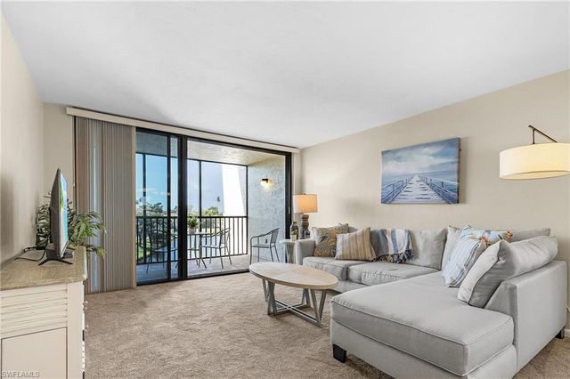 4160 Steamboat BEND E # 406, Fort Myers, FL 33919