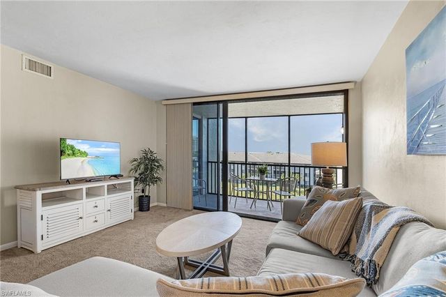 4160 Steamboat BEND E # 406, Fort Myers, FL 33919