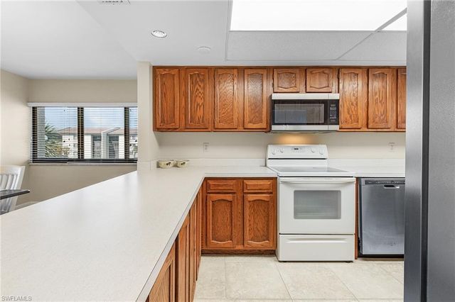 4160 Steamboat BEND E # 406, Fort Myers, FL 33919